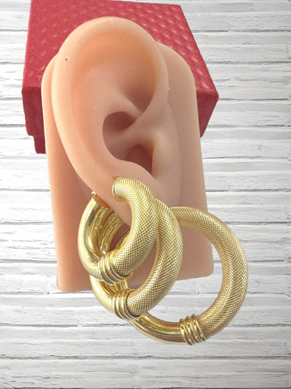 Aretes gruesos lisos y satinados