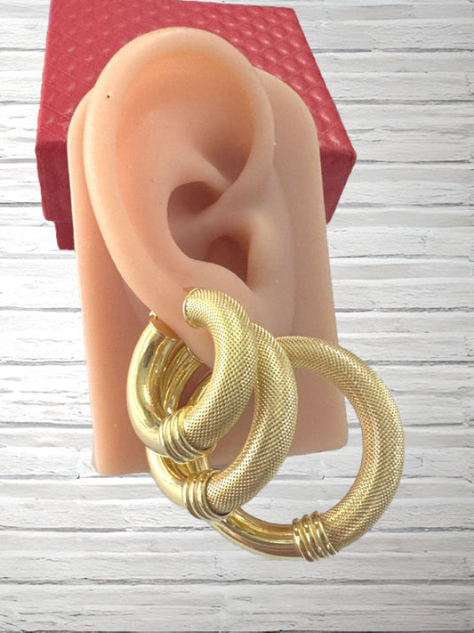 Aretes gruesos lisos y satinados