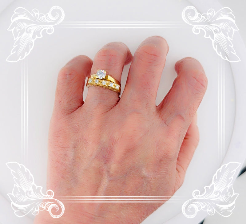 Anillos de compromiso lisos.