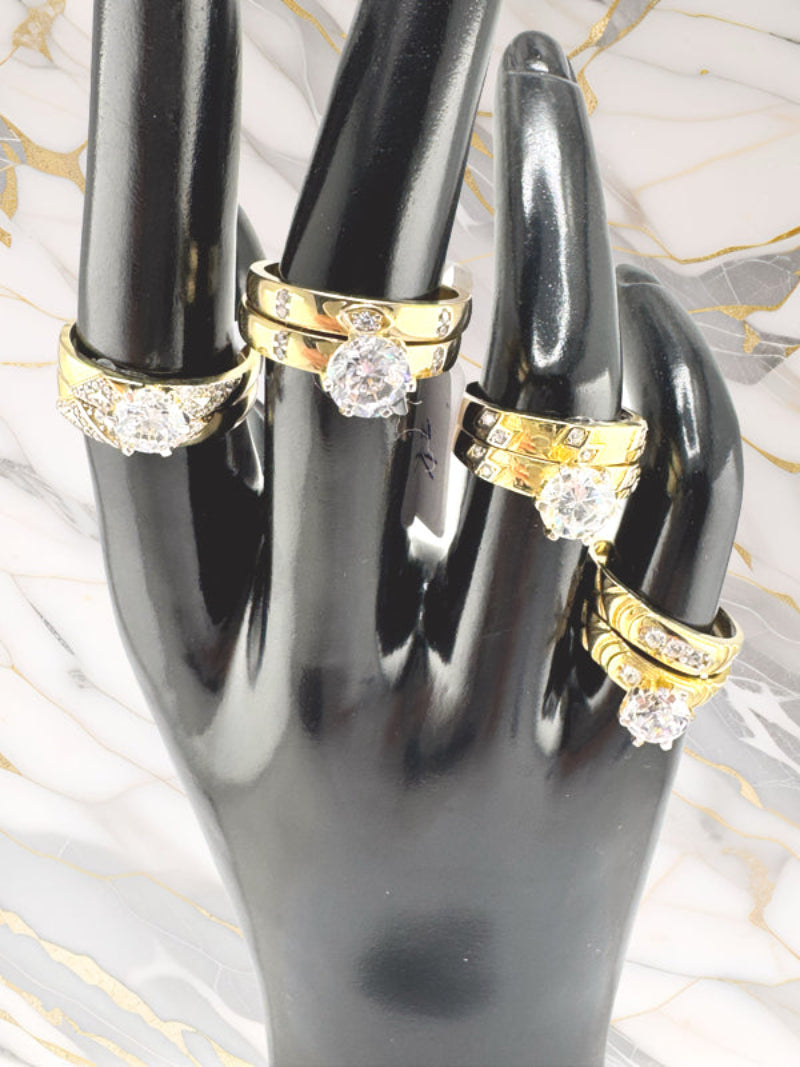 Anillos de compromiso modernos.