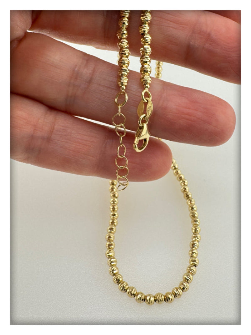 Collar de bolas diamantadas