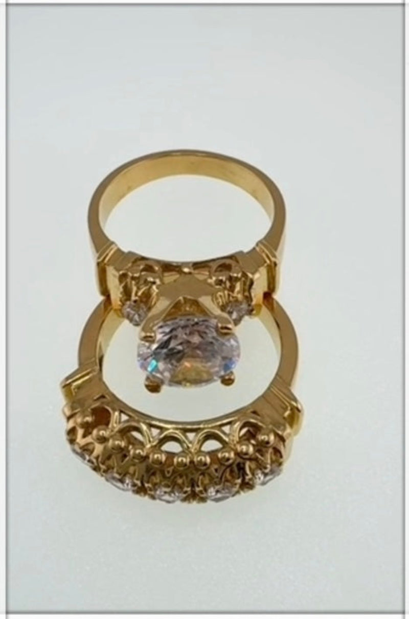 Anillos de compromiso tradicionales.