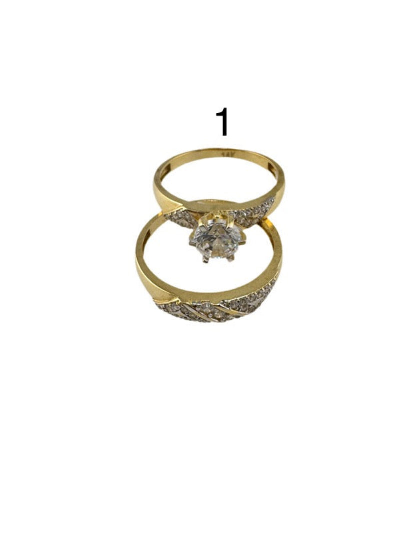 Anillos de compromiso modernos.