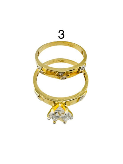 Anillos de compromiso modernos.