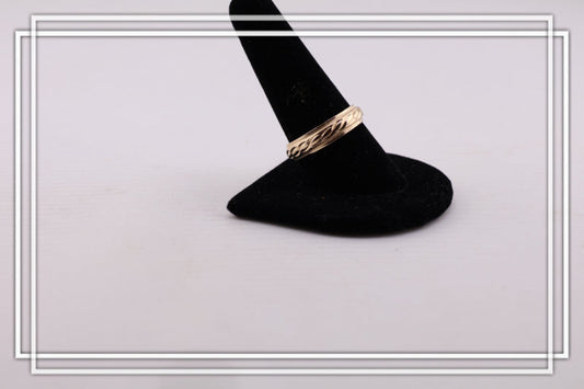 Anillo de compromiso tradicional