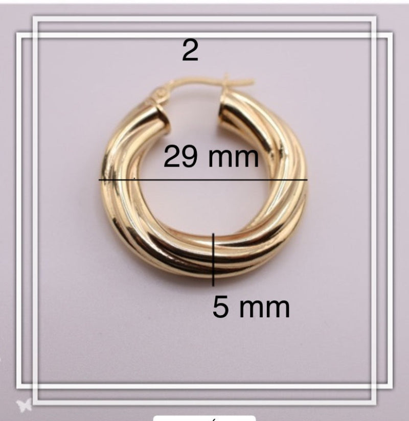 Argollas torcidas lisas, grosor 5 mm.