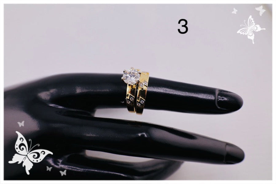 Anillos de compromiso modernos.