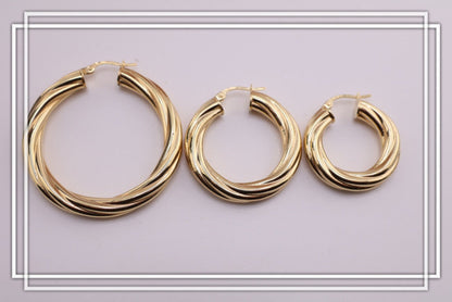 Argollas torcidas lisas, grosor 5 mm.