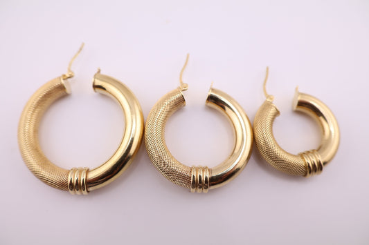 Aretes gruesos lisos y satinados