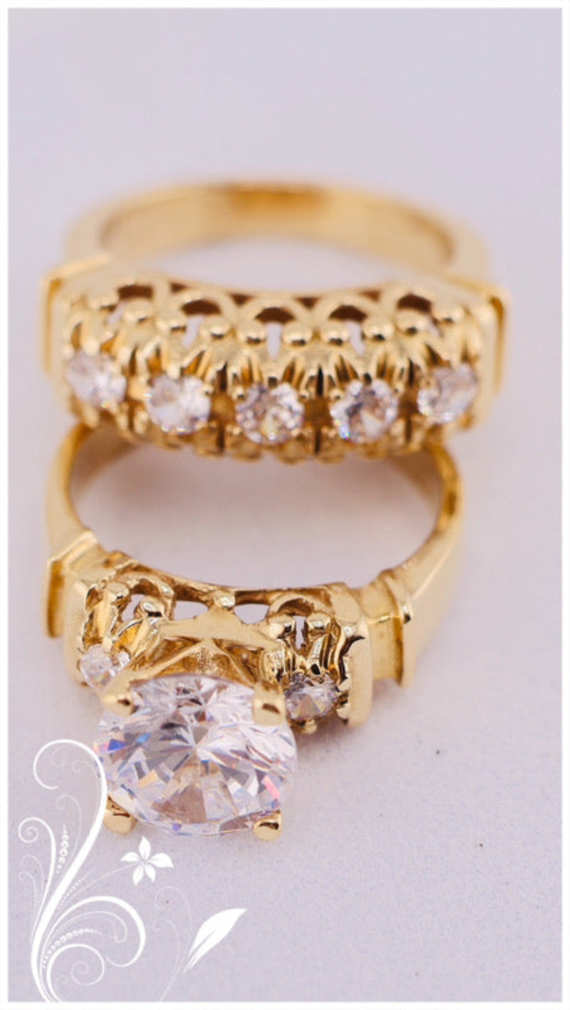 Anillos de compromiso tradicionales.