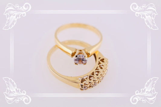 Anillos de compromiso lisos.