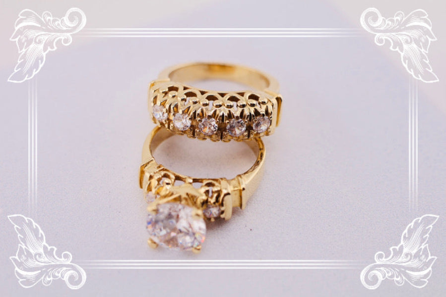 Anillos de compromiso tradicionales.