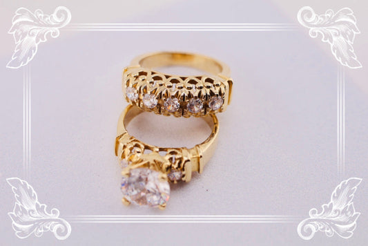 Anillos de compromiso tradicionales.