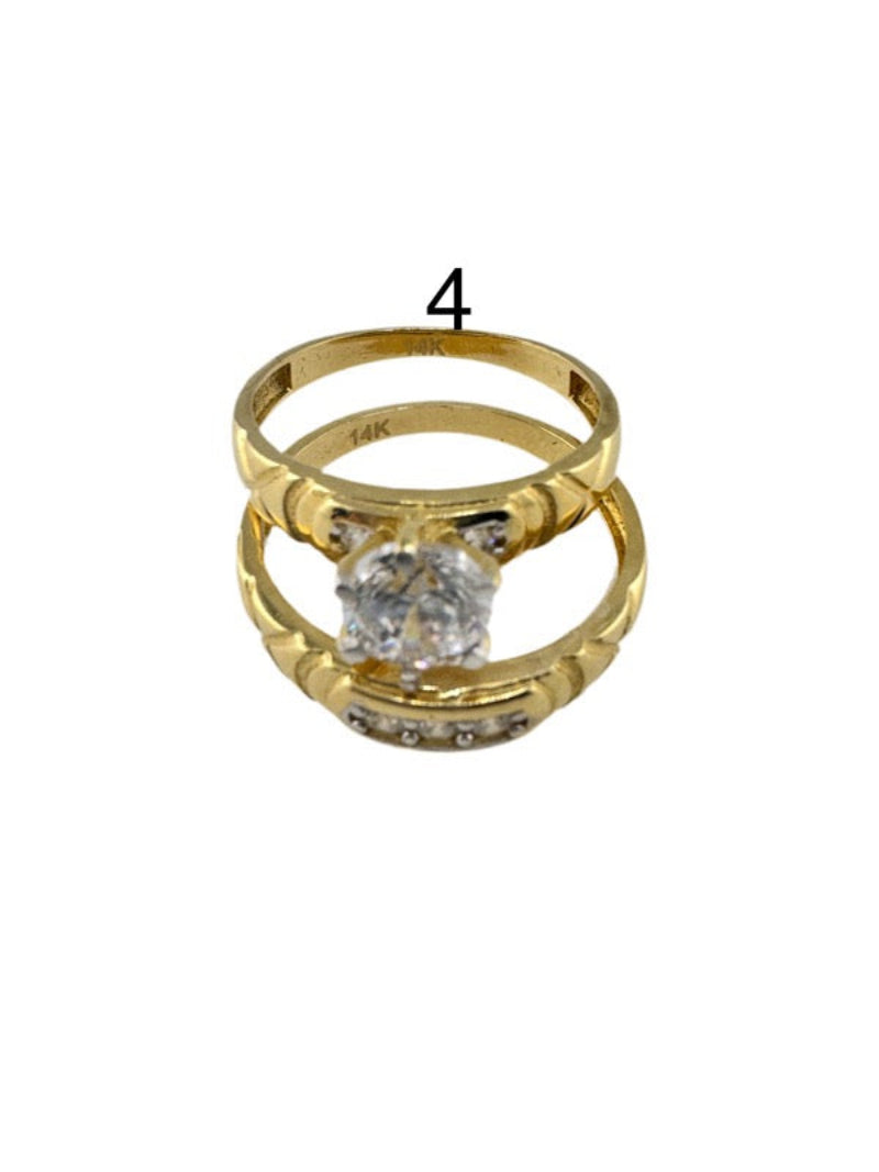 Anillos de compromiso modernos.