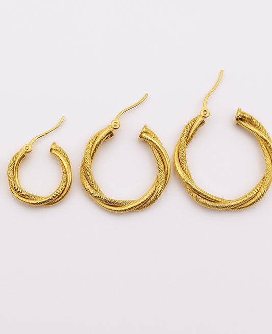 Smooth and satin twisted earrings
