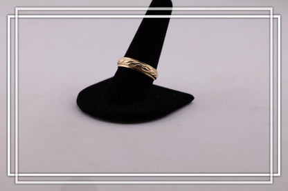 Anillo de compromiso tradicional