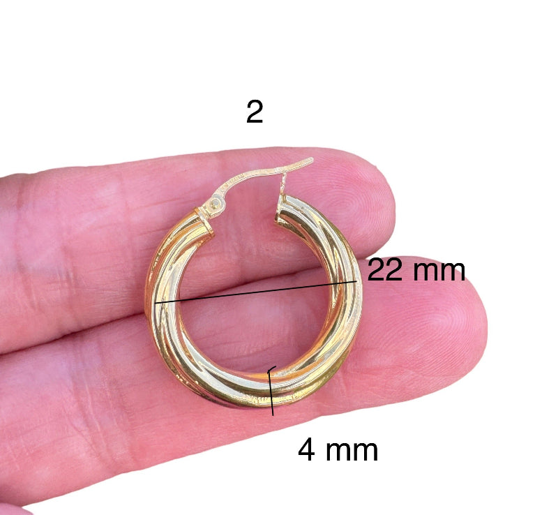 Argollas torcidas lisas, grosor 4 mm.