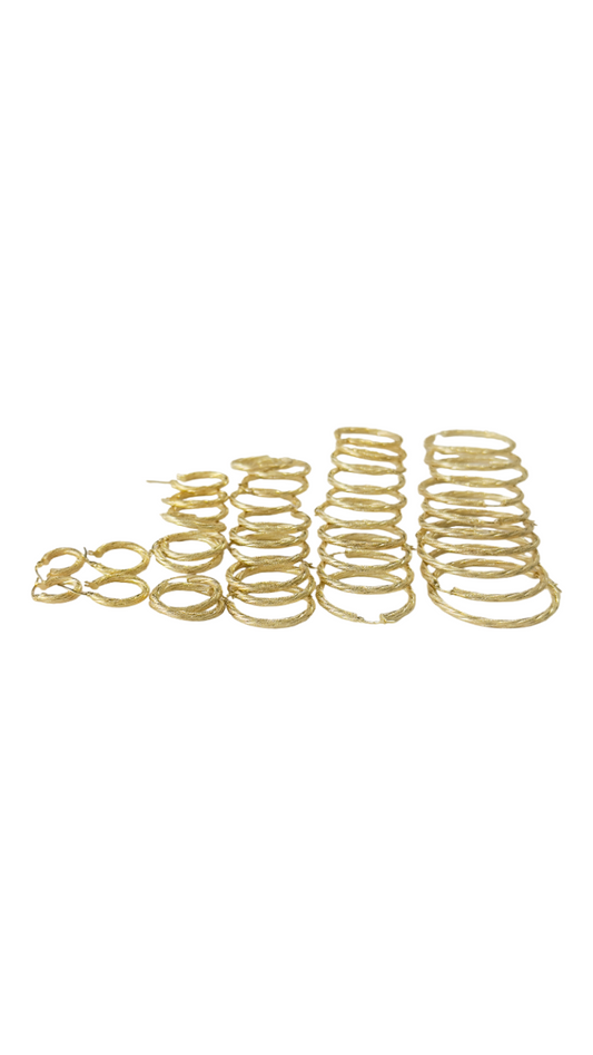 Argollas torcidas, satinadas, grosor 3 mm.  