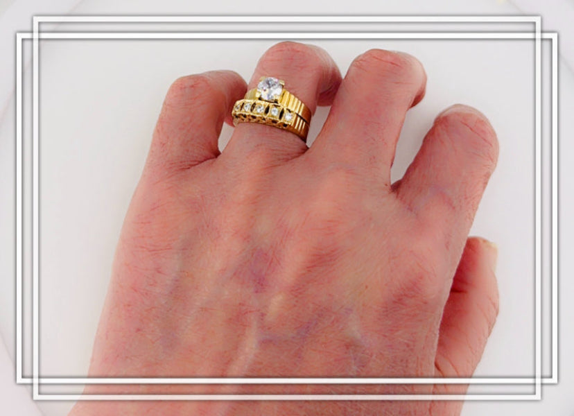 Anillos de compromiso calados.