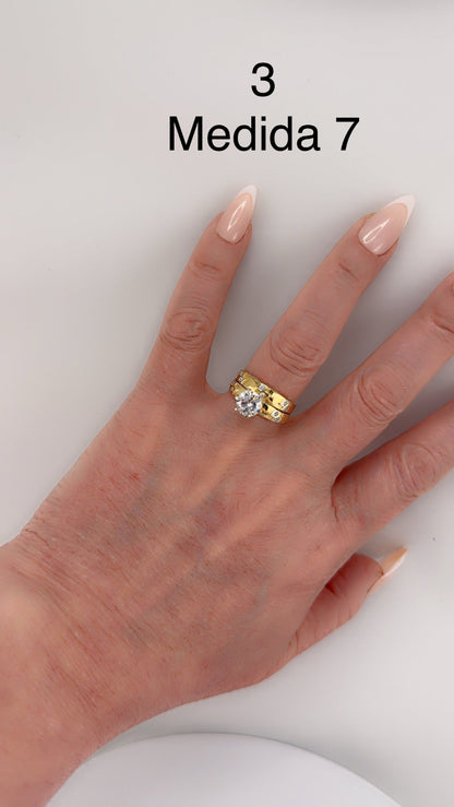Anillos de compromiso modernos.