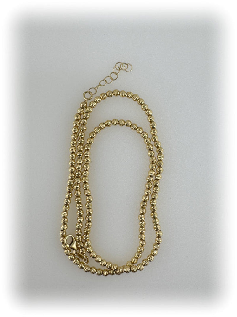 Collar de bolas diamantadas