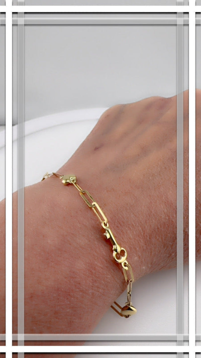 Pulseras de llaves y corazones
