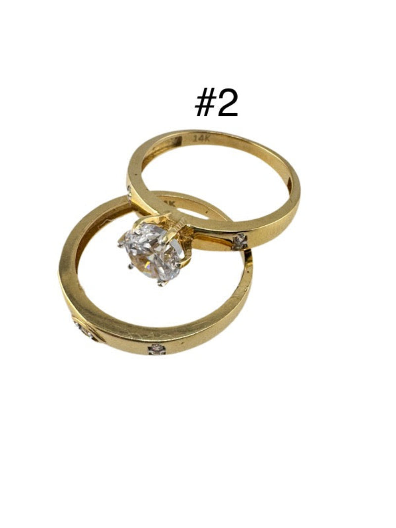 Anillos de compromiso modernos.