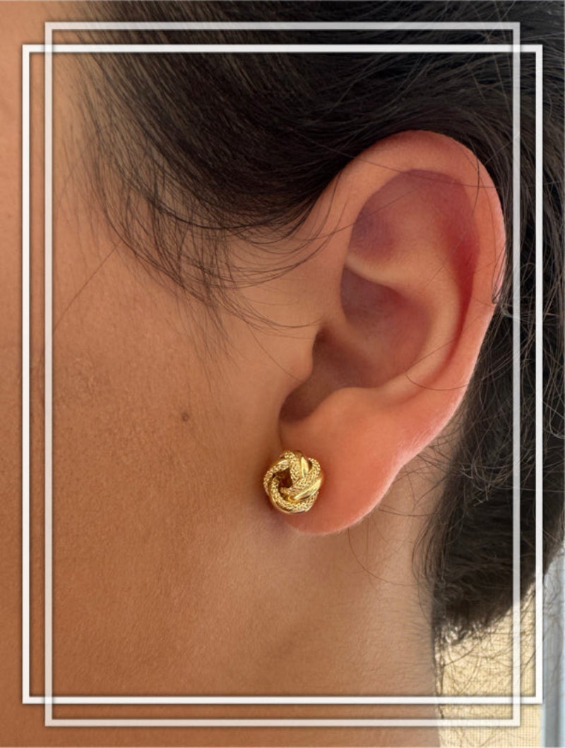Aretes de nudo del amor