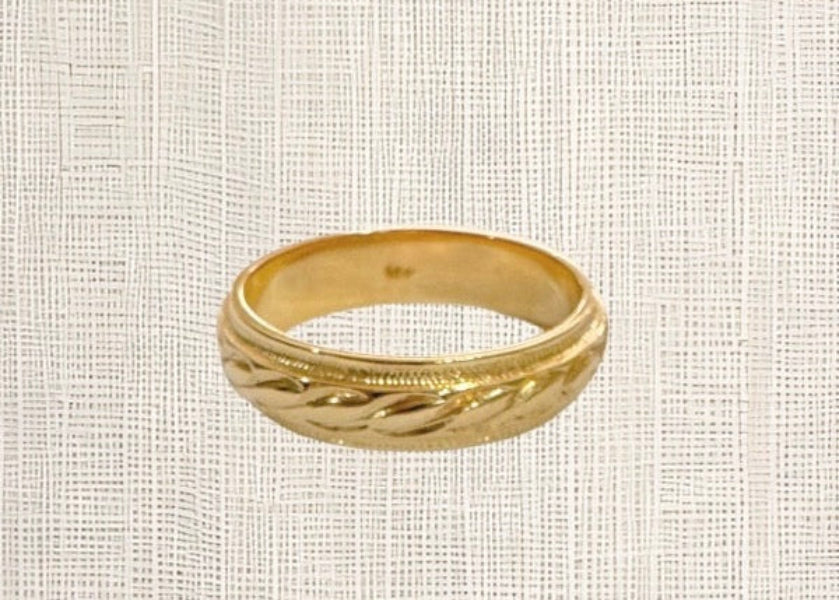 Anillo de compromiso tradicional