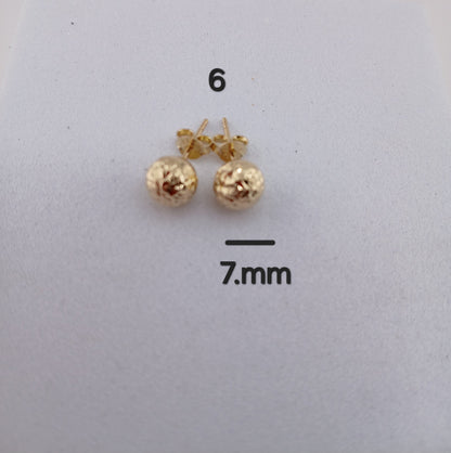 Aretes pegados