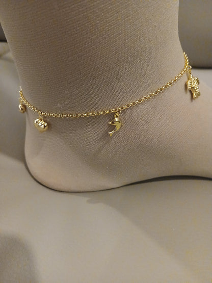 Gold anklet.